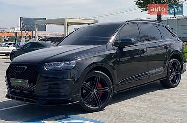 Внедорожник / Кроссовер Audi Q7 2018 в Киеве
