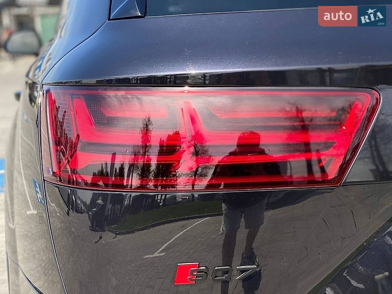 Внедорожник / Кроссовер Audi Q7 2018 в Киеве