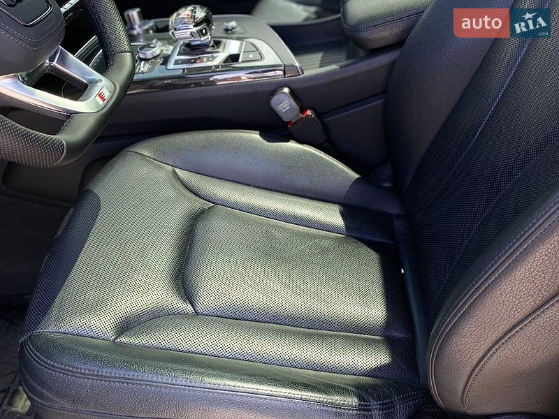 Внедорожник / Кроссовер Audi Q7 2018 в Киеве