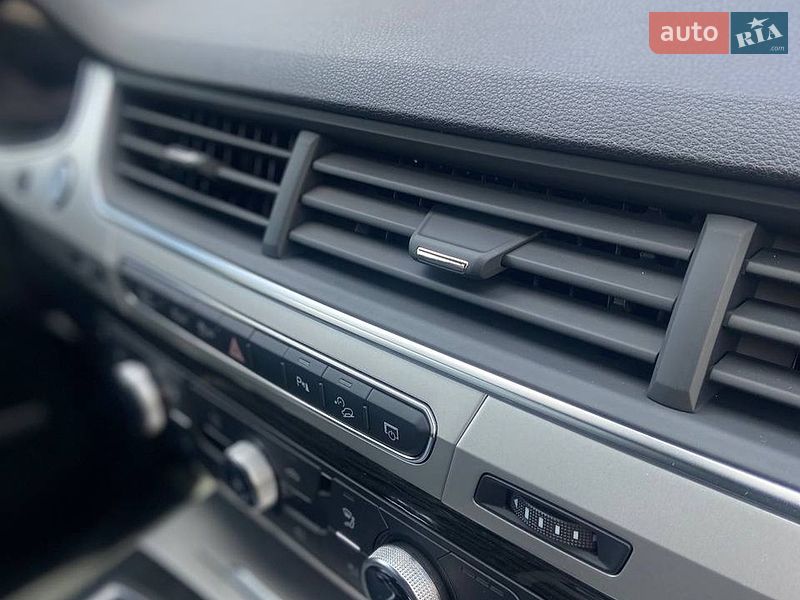 Внедорожник / Кроссовер Audi Q7 2018 в Киеве