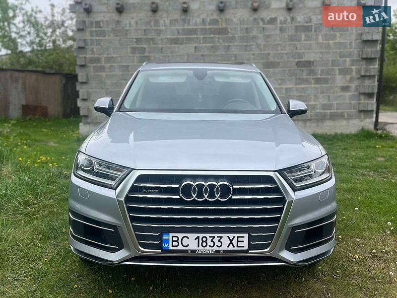Позашляховик / Кросовер Audi Q7 2017 в Городку