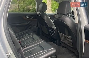 Внедорожник / Кроссовер Audi Q7 2017 в Городке