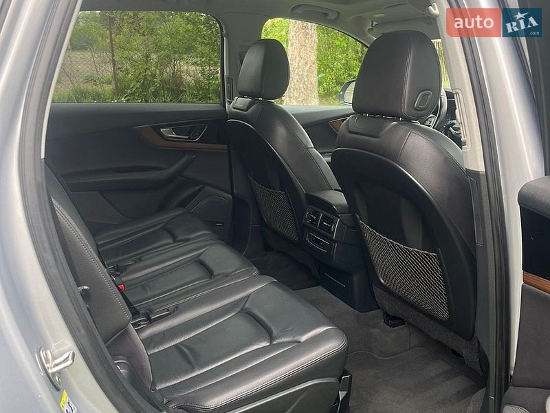 Внедорожник / Кроссовер Audi Q7 2017 в Городке