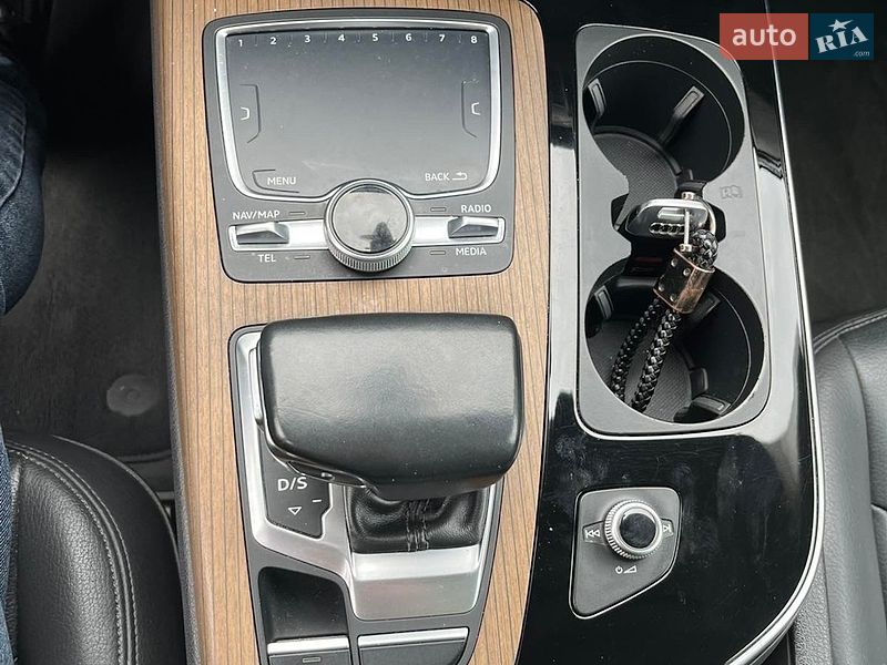 Позашляховик / Кросовер Audi Q7 2017 в Городку