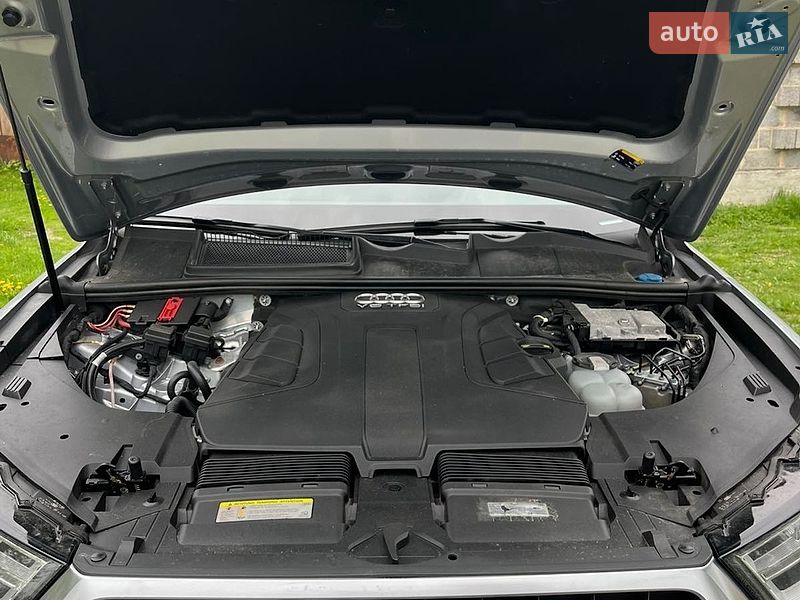 Позашляховик / Кросовер Audi Q7 2017 в Городку