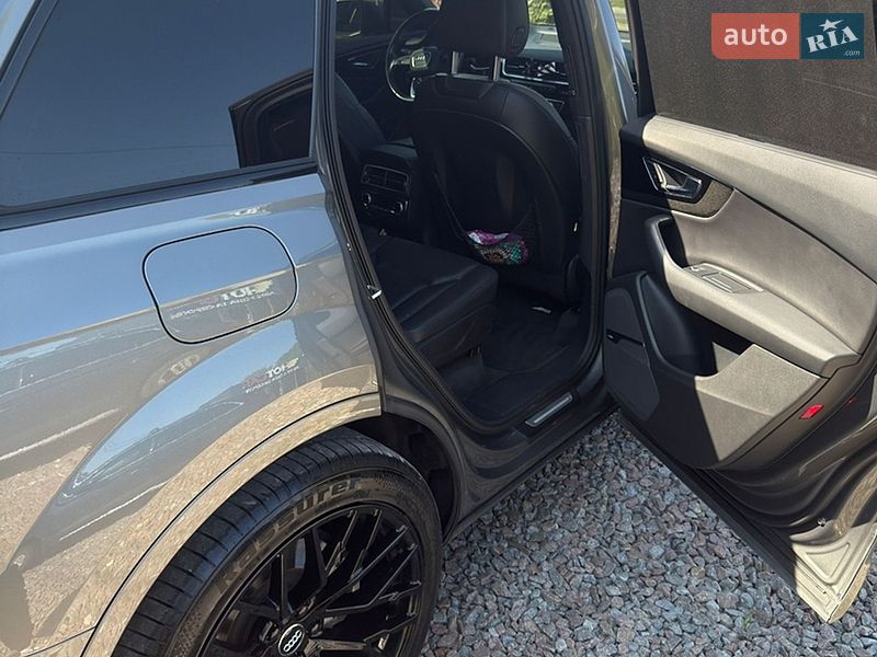 Внедорожник / Кроссовер Audi Q7 2016 в Львове