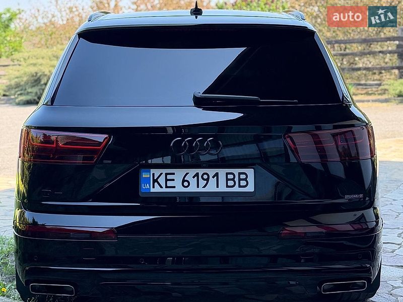 Позашляховик / Кросовер Audi Q7 2019 в Дніпрі
