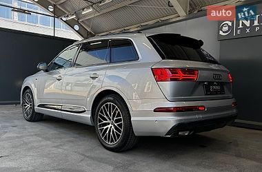 Внедорожник / Кроссовер Audi Q7 2017 в Киеве