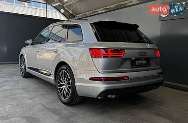 Внедорожник / Кроссовер Audi Q7 2017 в Киеве