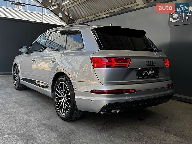 Внедорожник / Кроссовер Audi Q7 2017 в Киеве