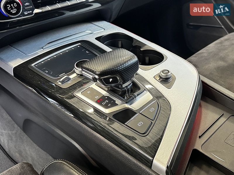 Внедорожник / Кроссовер Audi Q7 2017 в Киеве
