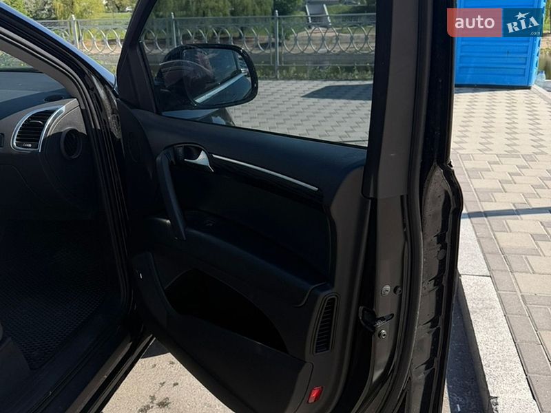 Внедорожник / Кроссовер Audi Q7 2012 в Киеве