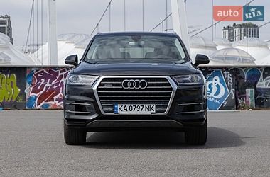 Внедорожник / Кроссовер Audi Q7 2016 в Киеве