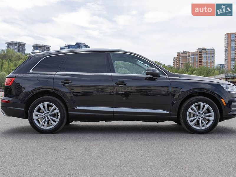 Внедорожник / Кроссовер Audi Q7 2016 в Киеве