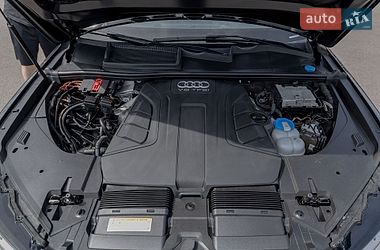 Внедорожник / Кроссовер Audi Q7 2016 в Киеве