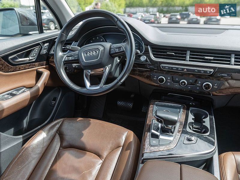 Внедорожник / Кроссовер Audi Q7 2016 в Киеве