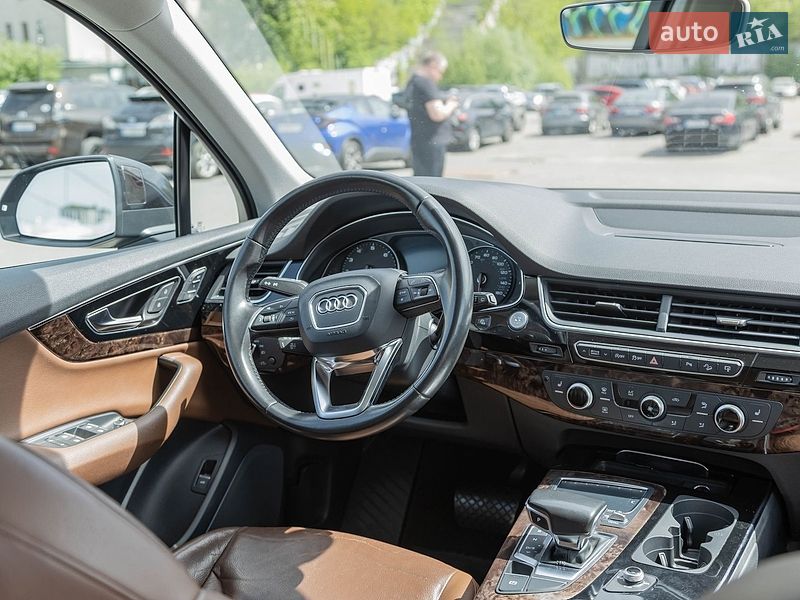 Внедорожник / Кроссовер Audi Q7 2016 в Киеве