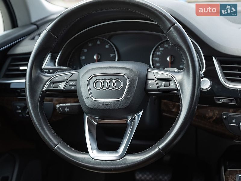 Внедорожник / Кроссовер Audi Q7 2016 в Киеве