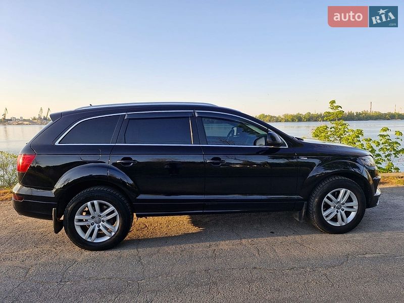 Внедорожник / Кроссовер Audi Q7 2010 в Днепре