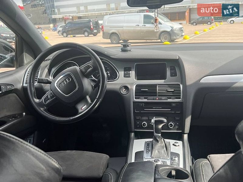 Позашляховик / Кросовер Audi Q7 2011 в Житомирі