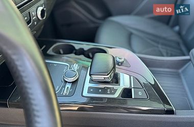 Позашляховик / Кросовер Audi Q7 2015 в Краснограді