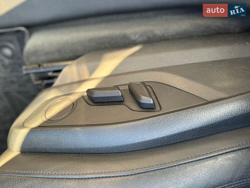 Позашляховик / Кросовер Audi Q7 2015 в Краснограді