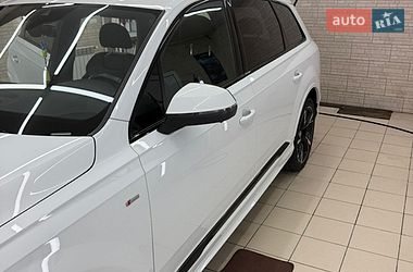 Внедорожник / Кроссовер Audi Q7 2021 в Киеве