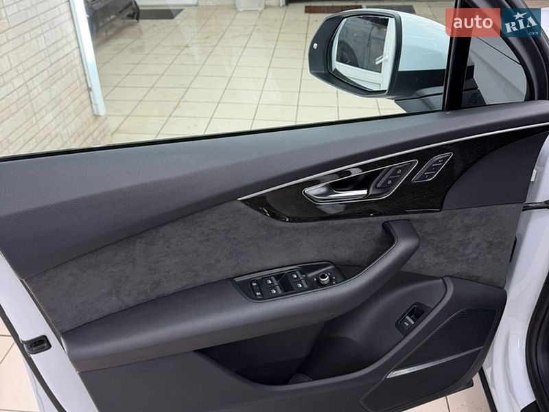Внедорожник / Кроссовер Audi Q7 2021 в Киеве