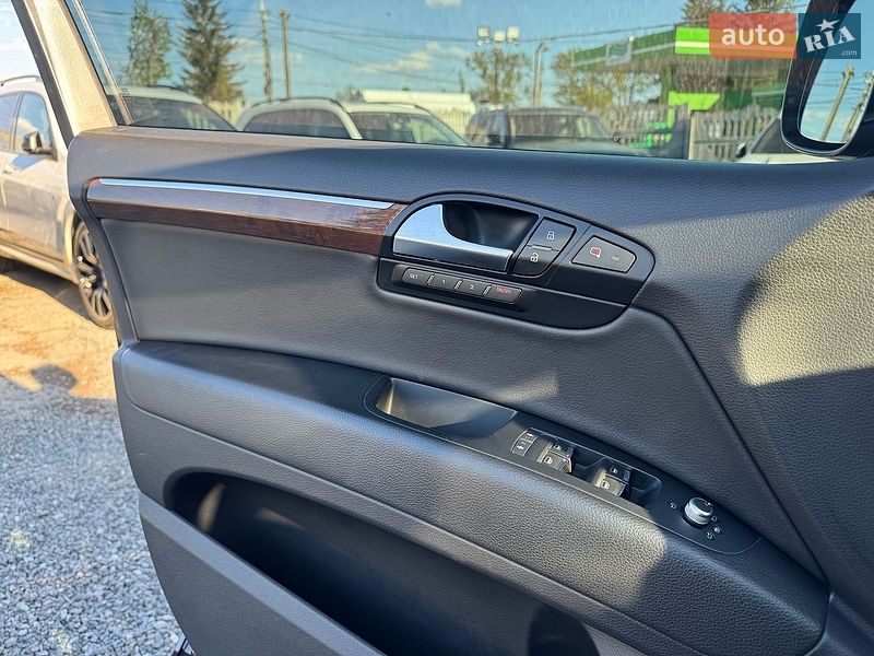 Позашляховик / Кросовер Audi Q7 2013 в Тернополі