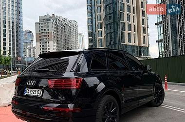 Позашляховик / Кросовер Audi Q7 2017 в Києві