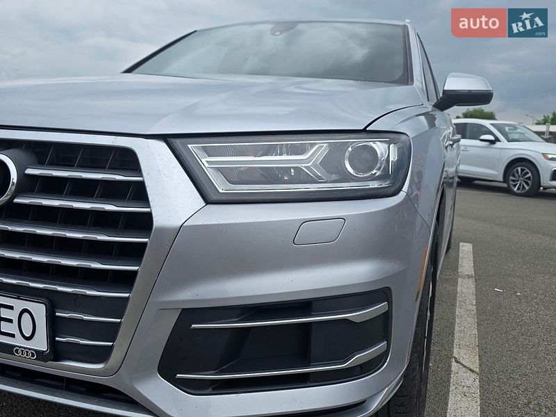 Позашляховик / Кросовер Audi Q7 2017 в Києві