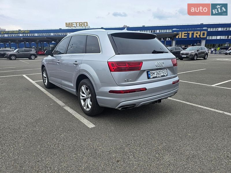 Позашляховик / Кросовер Audi Q7 2017 в Києві