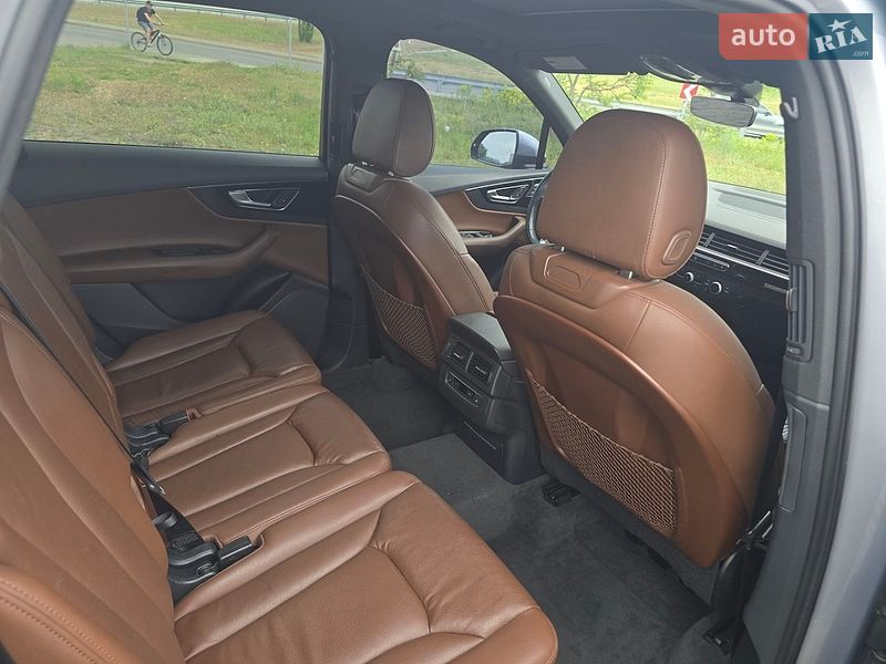 Позашляховик / Кросовер Audi Q7 2017 в Києві