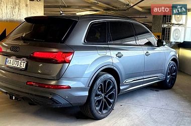 Внедорожник / Кроссовер Audi Q7 2020 в Киеве