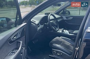 Внедорожник / Кроссовер Audi Q7 2017 в Киеве