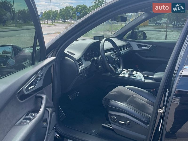 Внедорожник / Кроссовер Audi Q7 2017 в Киеве