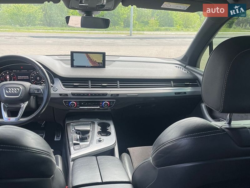 Внедорожник / Кроссовер Audi Q7 2017 в Киеве