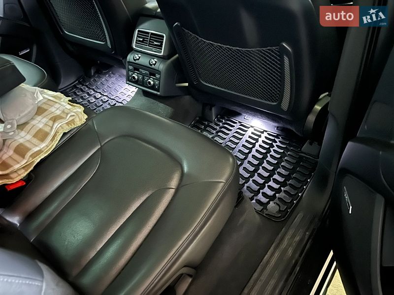 Позашляховик / Кросовер Audi Q7 2012 в Львові