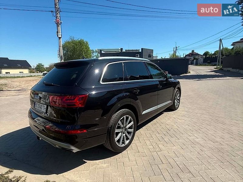 Позашляховик / Кросовер Audi Q7 2018 в Львові