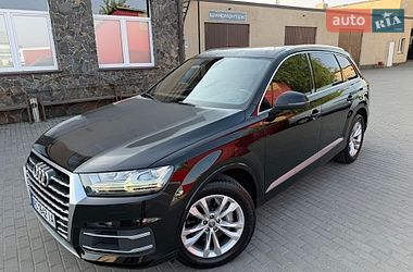 Позашляховик / Кросовер Audi Q7 2017 в Володимирі