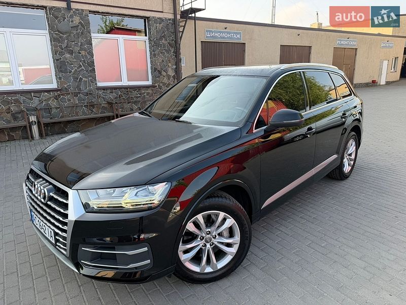 Позашляховик / Кросовер Audi Q7 2017 в Володимирі
