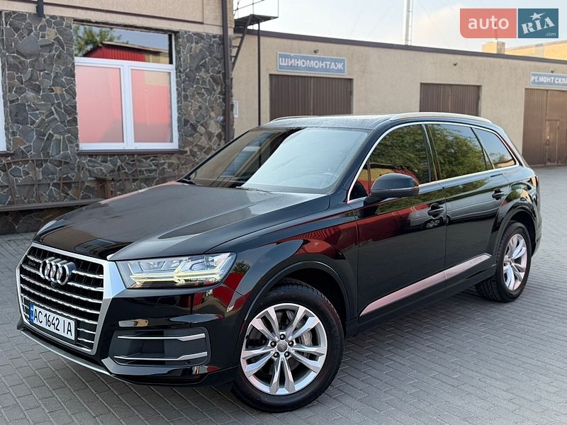 Позашляховик / Кросовер Audi Q7 2017 в Володимирі