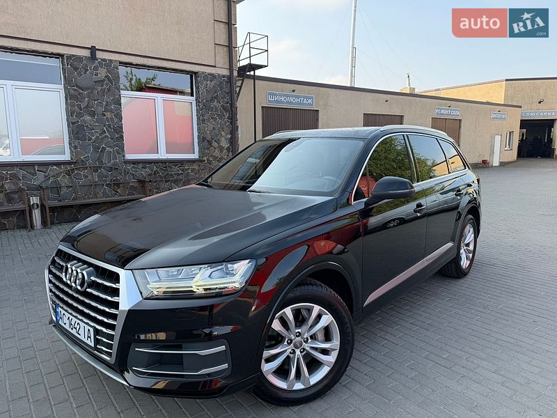 Позашляховик / Кросовер Audi Q7 2017 в Володимирі