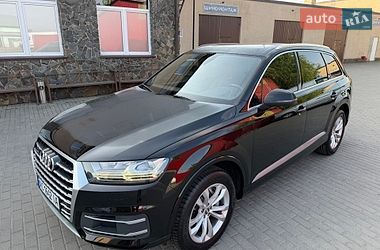 Позашляховик / Кросовер Audi Q7 2017 в Володимирі