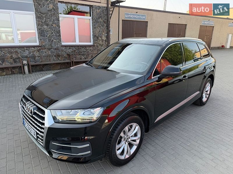 Позашляховик / Кросовер Audi Q7 2017 в Володимирі