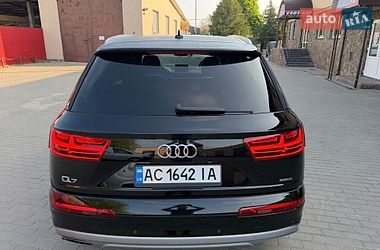 Позашляховик / Кросовер Audi Q7 2017 в Володимирі