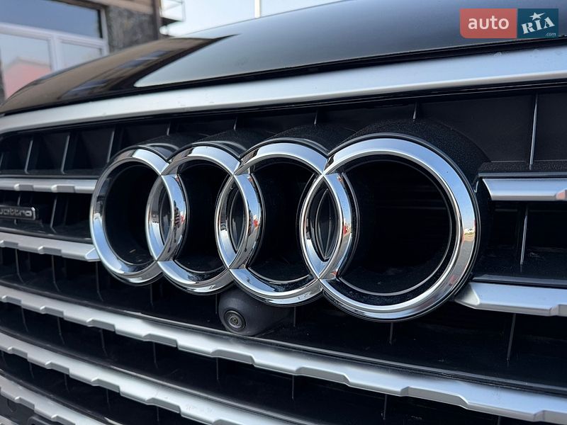 Позашляховик / Кросовер Audi Q7 2017 в Володимирі