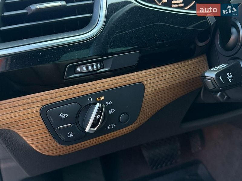 Позашляховик / Кросовер Audi Q7 2017 в Володимирі