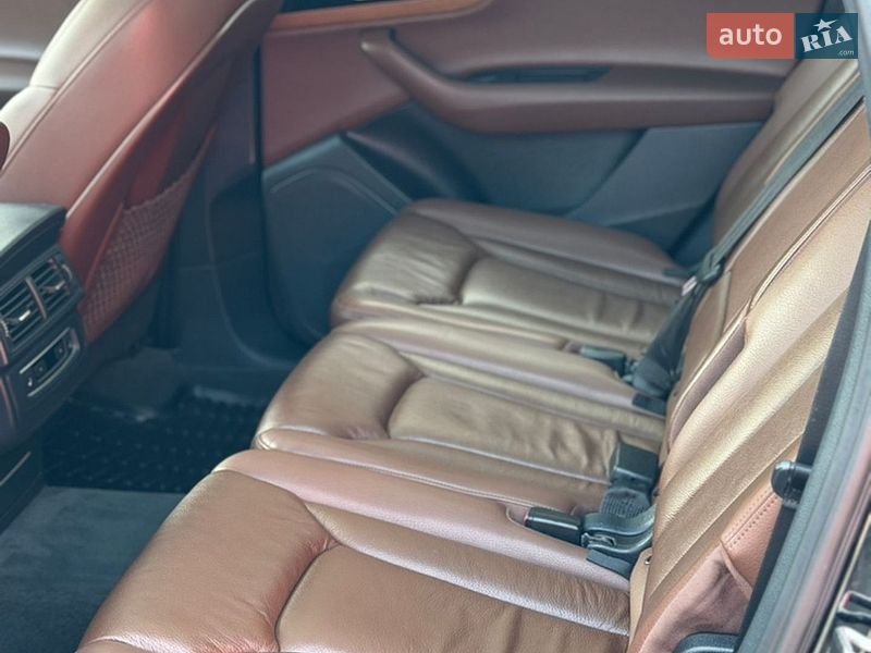 Позашляховик / Кросовер Audi Q7 2017 в Володимирі