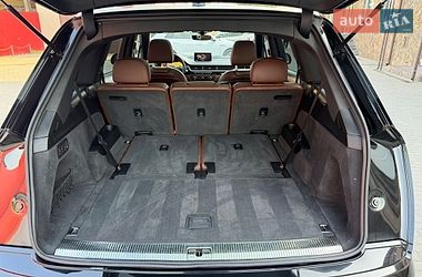 Позашляховик / Кросовер Audi Q7 2017 в Володимирі